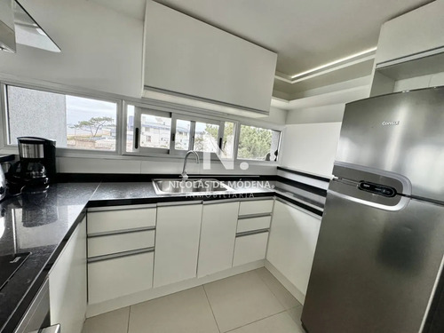 Frente Al Mar Apartamento En Venta De 2 Dormitorios En Mansa Con Parrillero Propio