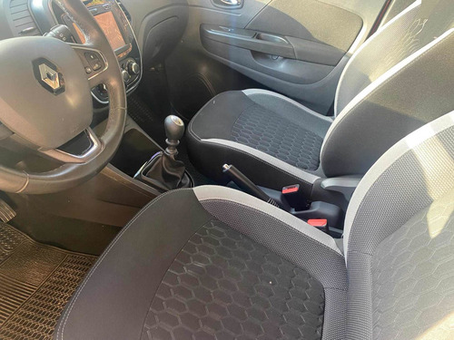 Imagen 5 de 9 de Renault Captur 2017 2.0 Zen