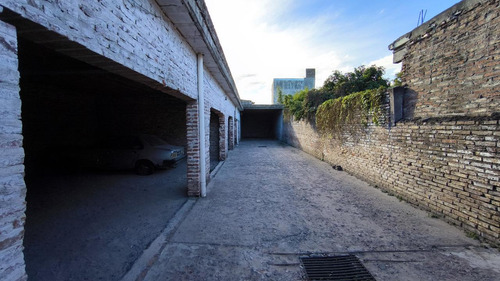 Venta Terreno Con Cocheras En Barrio Alberdi