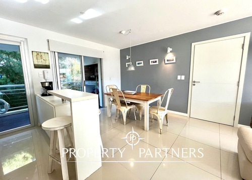 Imagen 3 de 10 de Hermoso Apartamento A Pasos De La Playa Brava