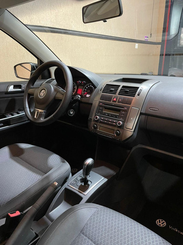 Imagem 9 de 12 de Volkswagen Polo Sedan Comfortline 1.6 8v (flex)