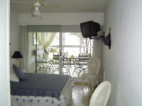 Imagen 5 de 14 de Venta Apartamento 2 Dormitorios Y Dependencia, Playa Mansa, Punta Del Este