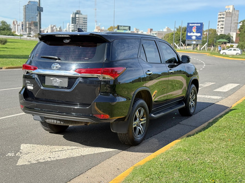 Toyota SW4 2.8 Sr 177 cv 4x4 5 asientos automática