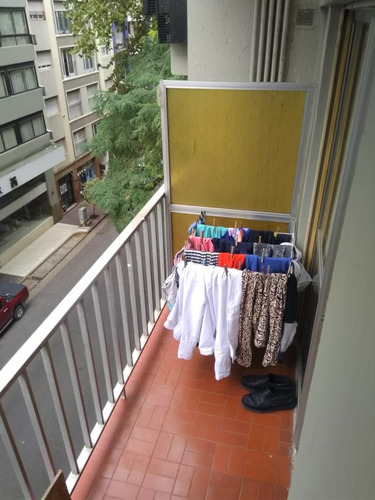 Imagen 8 de 11 de Departamento Con Balcon A La Calle. Centro Mar Del Plata
