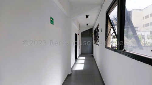 Oficina En Alquiler Los Cortijos De Lourdes Mls 25-15550 Yf