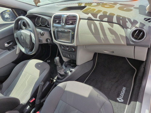 Renault Logan 1.6 Expression Hi-power 4p