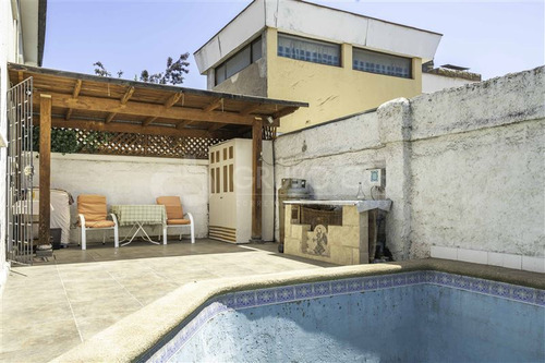 Casa En Venta, 2 Pisos 3 Dorm. En L. Condes Metro Manquehue