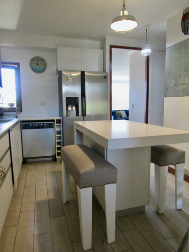 Hermoso Y Amplio Departamento En Lo Barnechea (4d / 3b)