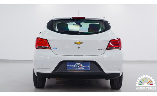 Chevrolet Onix 1.4 MPFI LT 8V FLEX 4P AUTOMÁTICO