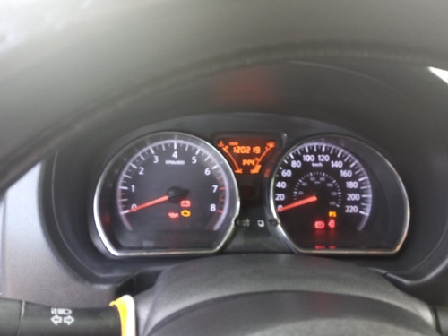 Nissan Versa 2014 1.6 16v Sl Flex 4p