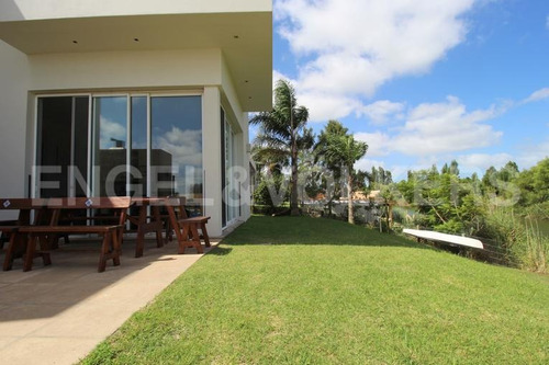 Divina Casa En Lagos De Carrasco En Venta Y Alquiler