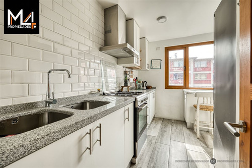 Departamento En Venta Duplex De 3 Dorm. En Providencia