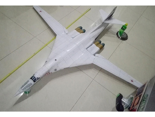 Tupolev Tu-160 Russian: 100 Modelo Construido