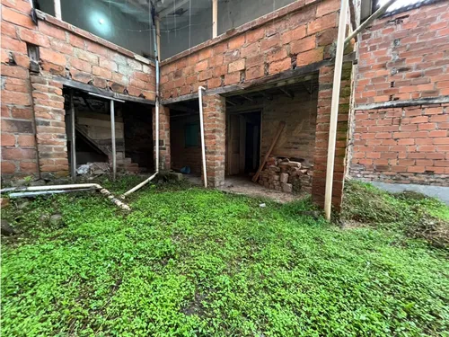 Casa Lote En Envigado Con Potencial Para Inversión