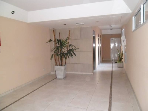 Imagen 1 de 6 de Departamento Tipo Casa En Venta En Moron Centro