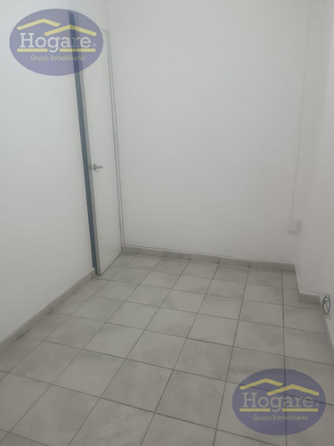 Oficina En Renta, Excelente Espacio Para Consultorio O Para Oficina En La Col. Obregón León Gto.