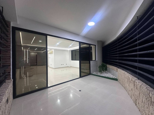 Se Vende Apartamento En La Trigaleña Valencia