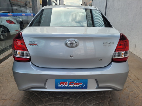 Imagem 5 de 13 de Etios Sedan X Plux 1.5 Automatico Flex 2020/2021 Prata