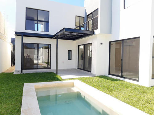 Casa En Venta En Privasa Soluna En Temozón A 5 Min De Plaza La Isla,mérida,yucatán.