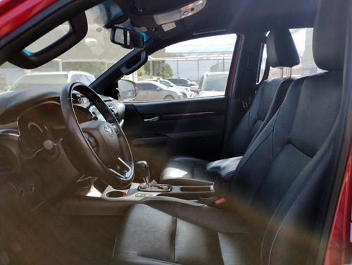 Imagen 9 de 12 de Toyota Hilux 4x4 Dc Srx 2.8 Tdi 6 At