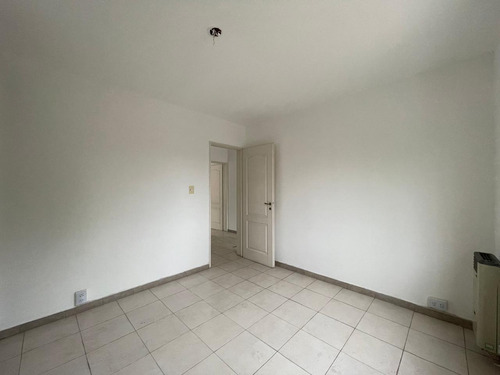Villa Allende Centro, Alquiler Dúplex Dos Dormitorios, Con Cochera