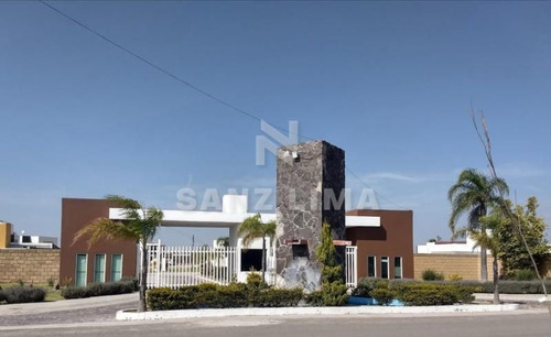 Fuentes Del Emperador Bonito Terreno Frente A Area De Convivencia Y Alberca En C