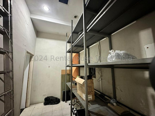 Se Vende Local En La Castellana ( Centro Comercial San Ignacio)