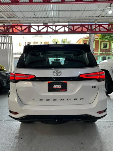 Toyota Fortuner Legender