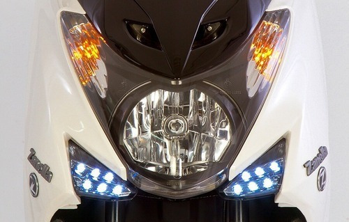 Imagen 5 de 25 de Zanella Scooter Cruiser X 150 Motozuni