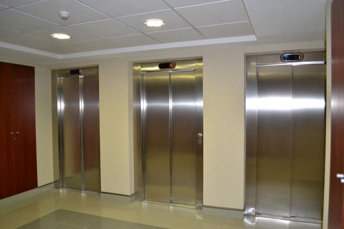 Amplia Oficina Con Planta Libre En Antonio Varas