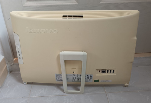 Computadora Lenovo All In One / Con Detalle (Usado)