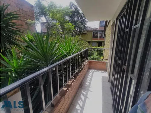 Casa De Tres Niveles Con Futura Ampliación.(mls#244633)