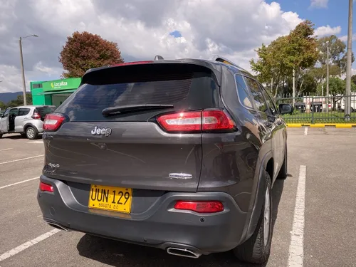 Jeep Cherokee 3.2 Longitude