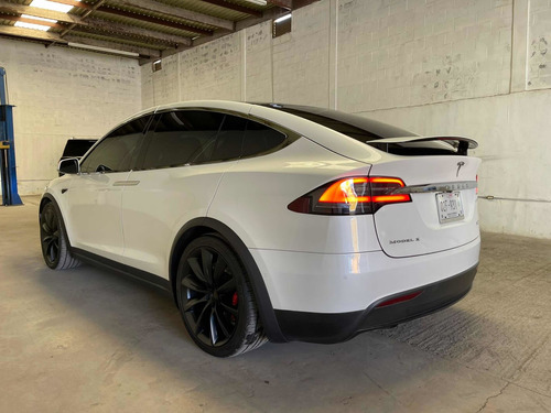Imagen 1 de 13 de Tesla