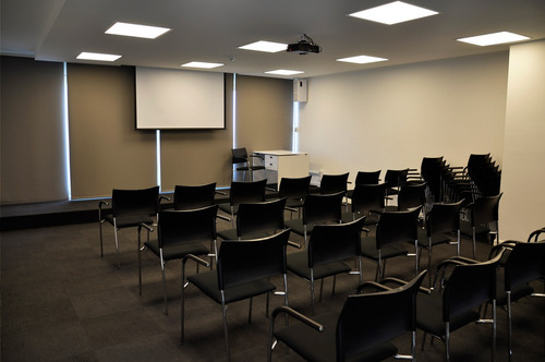 Alquiler Oficina Pocitos Con Salón Conferencias, Seguridad
