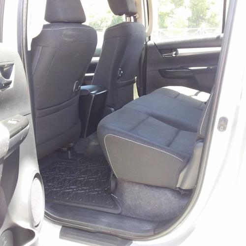 Toyota Hilux 2.8 Cd Sr 177cv 4x4 2017