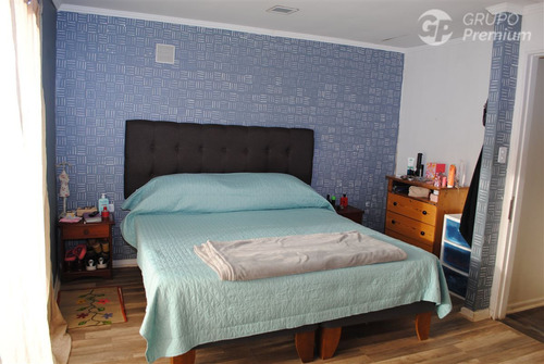 Casa En Venta De 5 Dorm. En Quilleco
