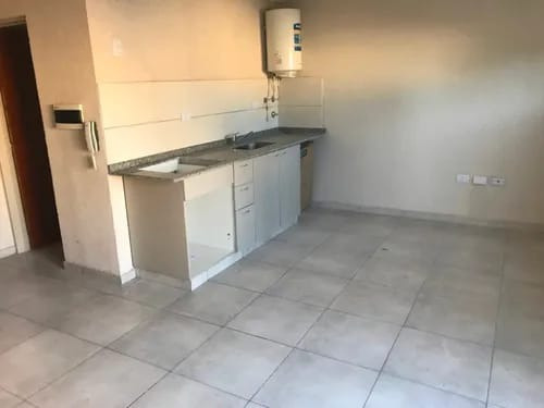 Imagen 3 de 7 de Monoambiente En Venta - Haedo Centro