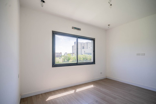 Casa A Estrenar De 4 Ambientes Con Pileta En Horizontes Al Sur Canning
