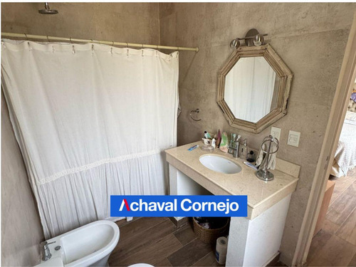 Casa De Una Planta Al Agua En Alquiler Amoblada En Ceibos, Puertos
