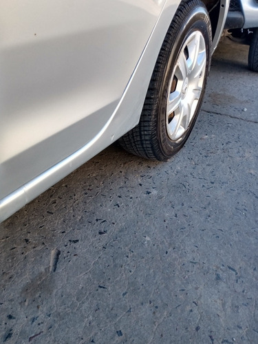 Renault Logan 1.6 Authentique 85cv 2015