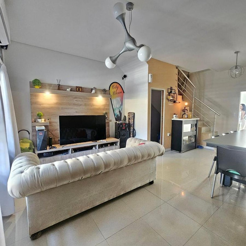 Casa Triplex En Venta En Olivos, Vicente López, G.b.a. Zona Norte