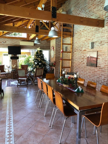 Imagen 17 de 18 de Excelente Casa En Venta Con Piscina Y Quincho - Lote De 20 X 35mts