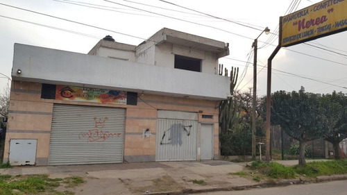 Local Con Vivienda En Venta En Rafael Calzada