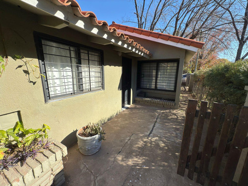 Venta Casa De 3 Dormitorios En Funes