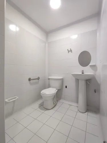 Local En Arriendo En Quinta Oriental. Cod A25554
