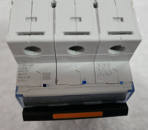 Interruptor Automatico 3p 16a Curv C 25ka Ref 409781 Legrand