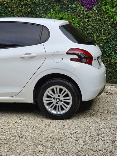 Peugeot 208 1.6 Allure Tiptronic