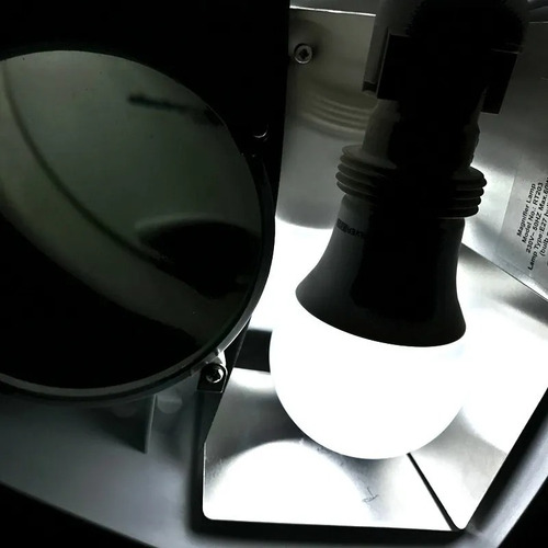 Lupa 3x Lamparita Led Incluida Ideal Cosmetología Depilación
