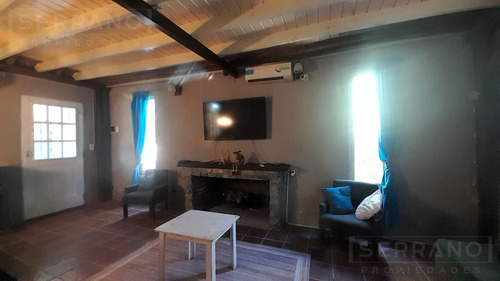 Venta Casa 3 Amb, Pileta, Calle Guiraldes Esq. Larreta, Parque Sakura, Exaltación De La Cruz